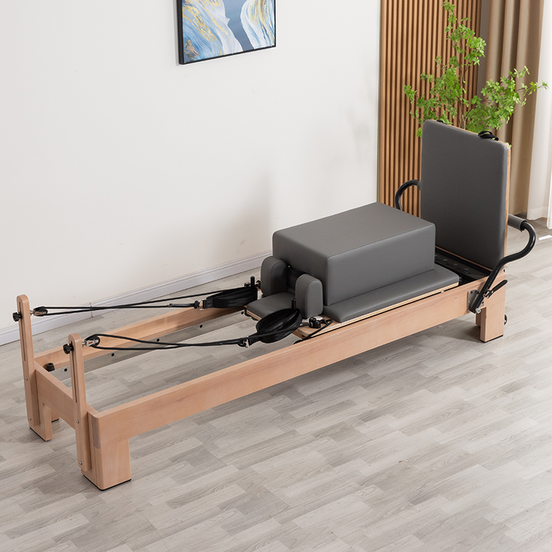Maple wooden core pilates Reformer with inside footbar