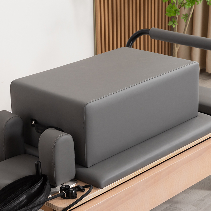 Maple wooden core pilates Reformer with inside footbar