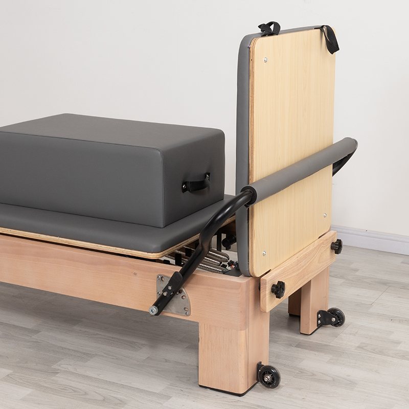 Maple wooden core pilates Reformer with inside footbar