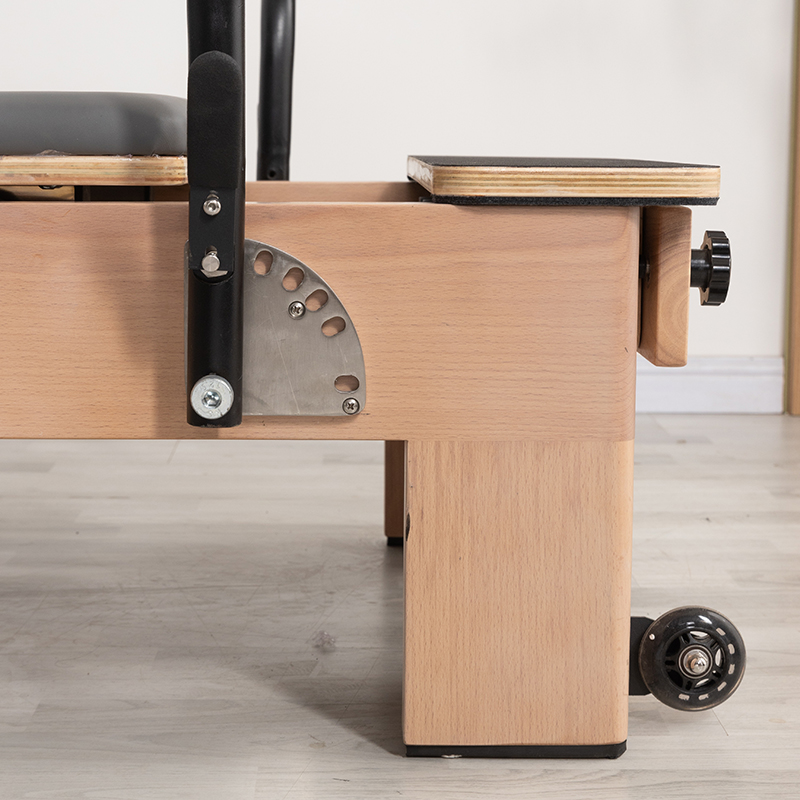 Maple wooden core pilates Reformer with inside footbar