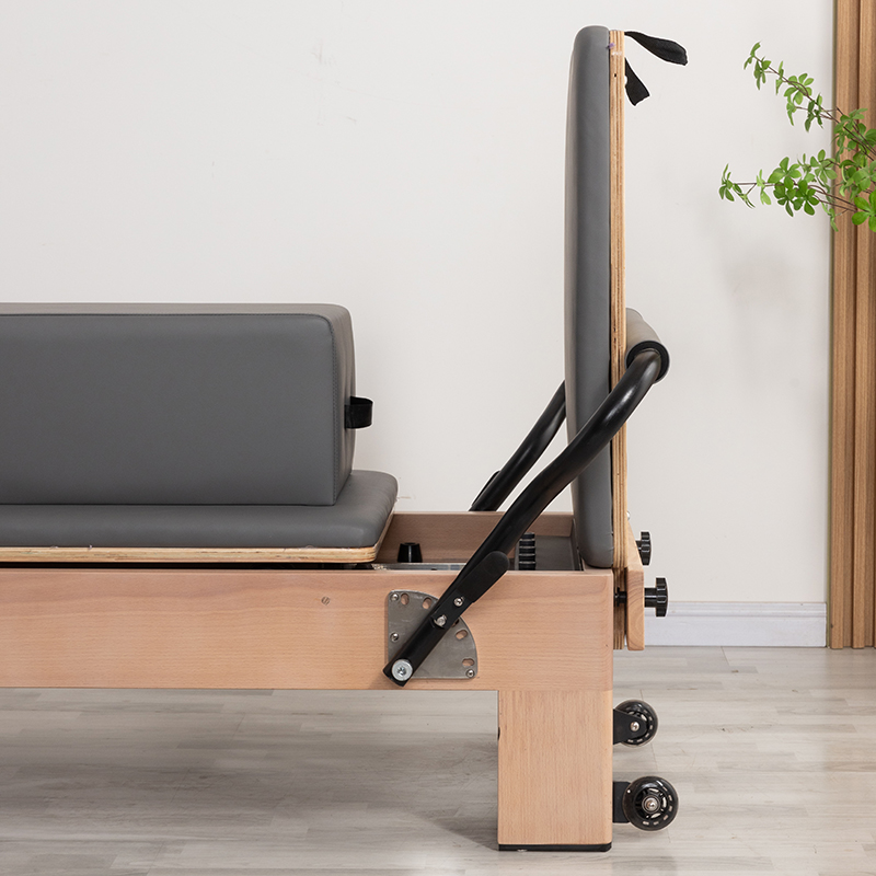 Maple wooden core pilates Reformer with inside footbar